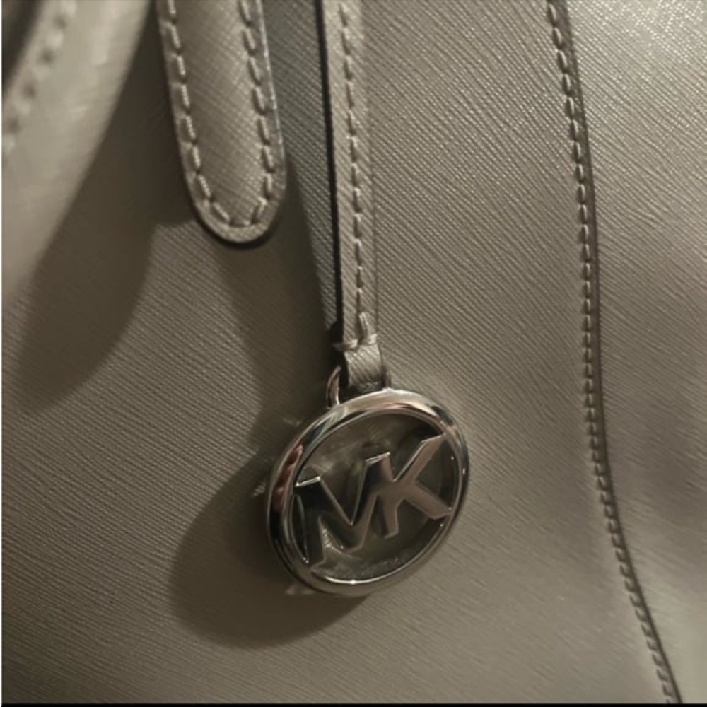 MICHAEL KORS Ciara Satchel Crossbody Handbag Gray/Cement - Picture 9 of 10